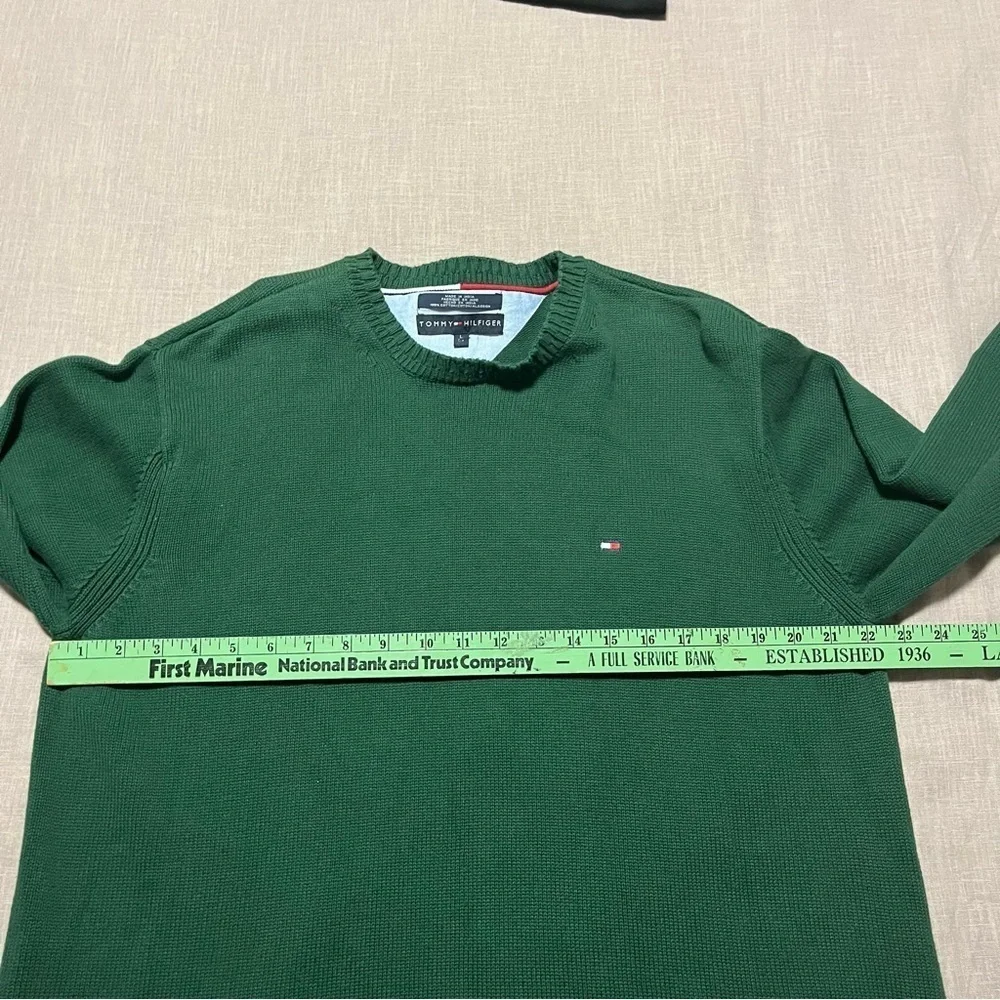 Tommy Hilfiger Classic Men's Green Crewneck Knit Sweater Size Large Holiday